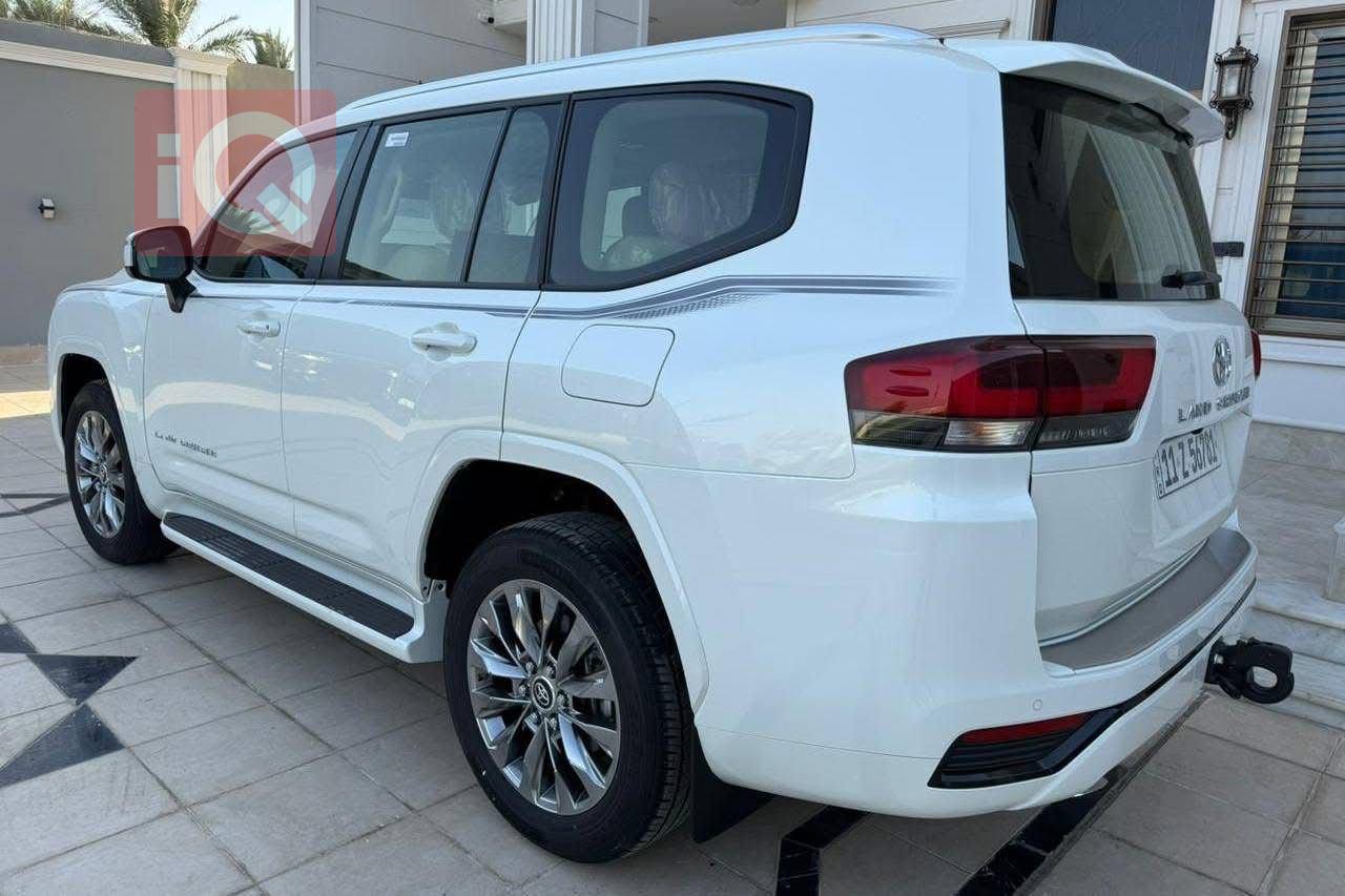 تۆیۆتا لاند کروزەر